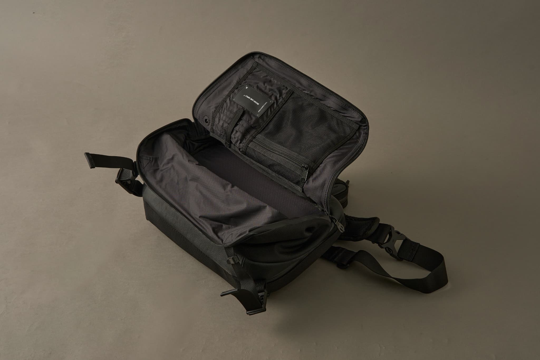 Adjust big sling bag