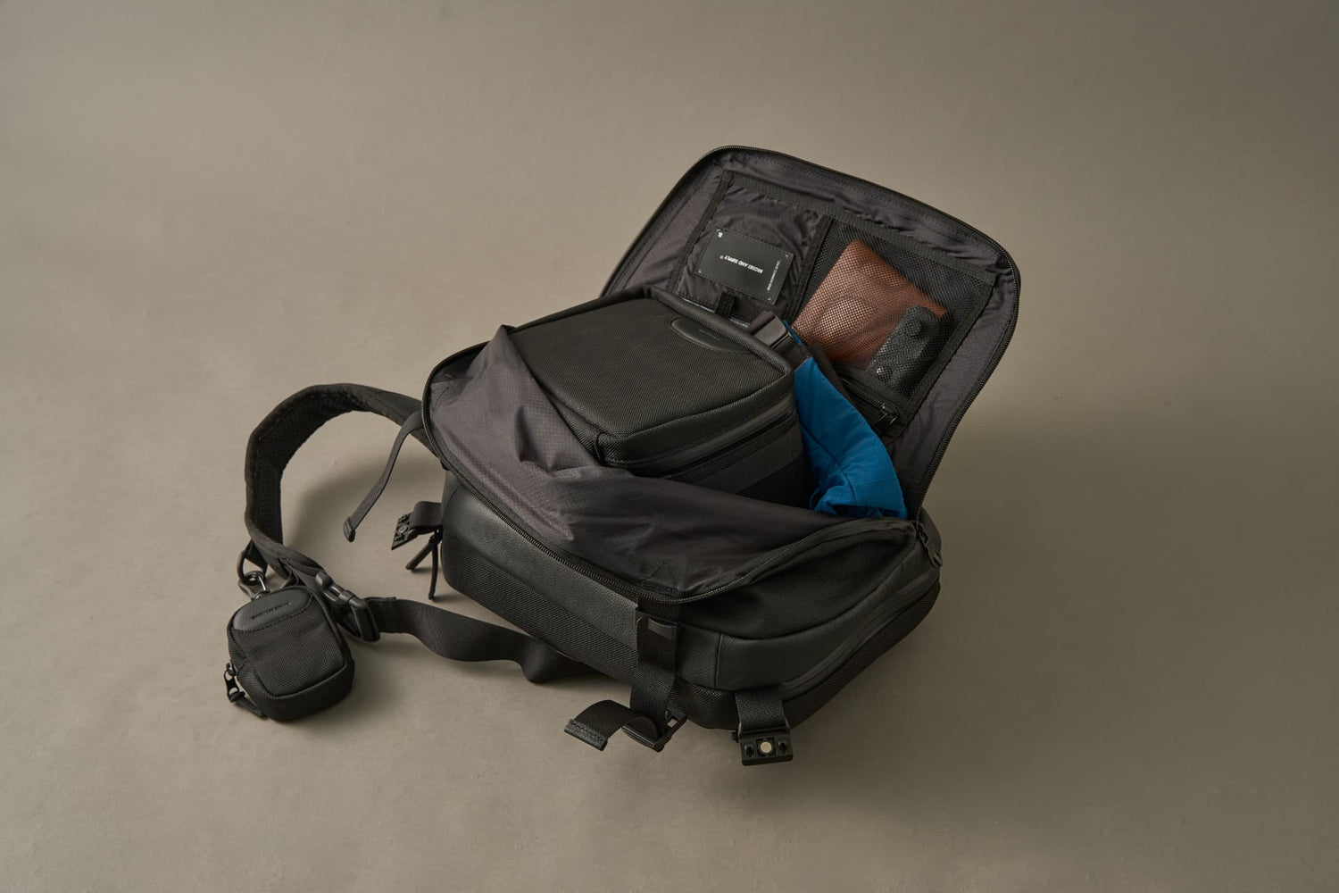Adjust big sling bag