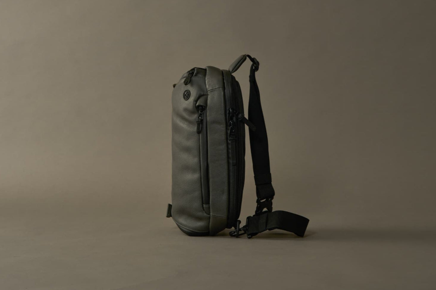 Adjust sling multi bag (BLACK×ORANGE)