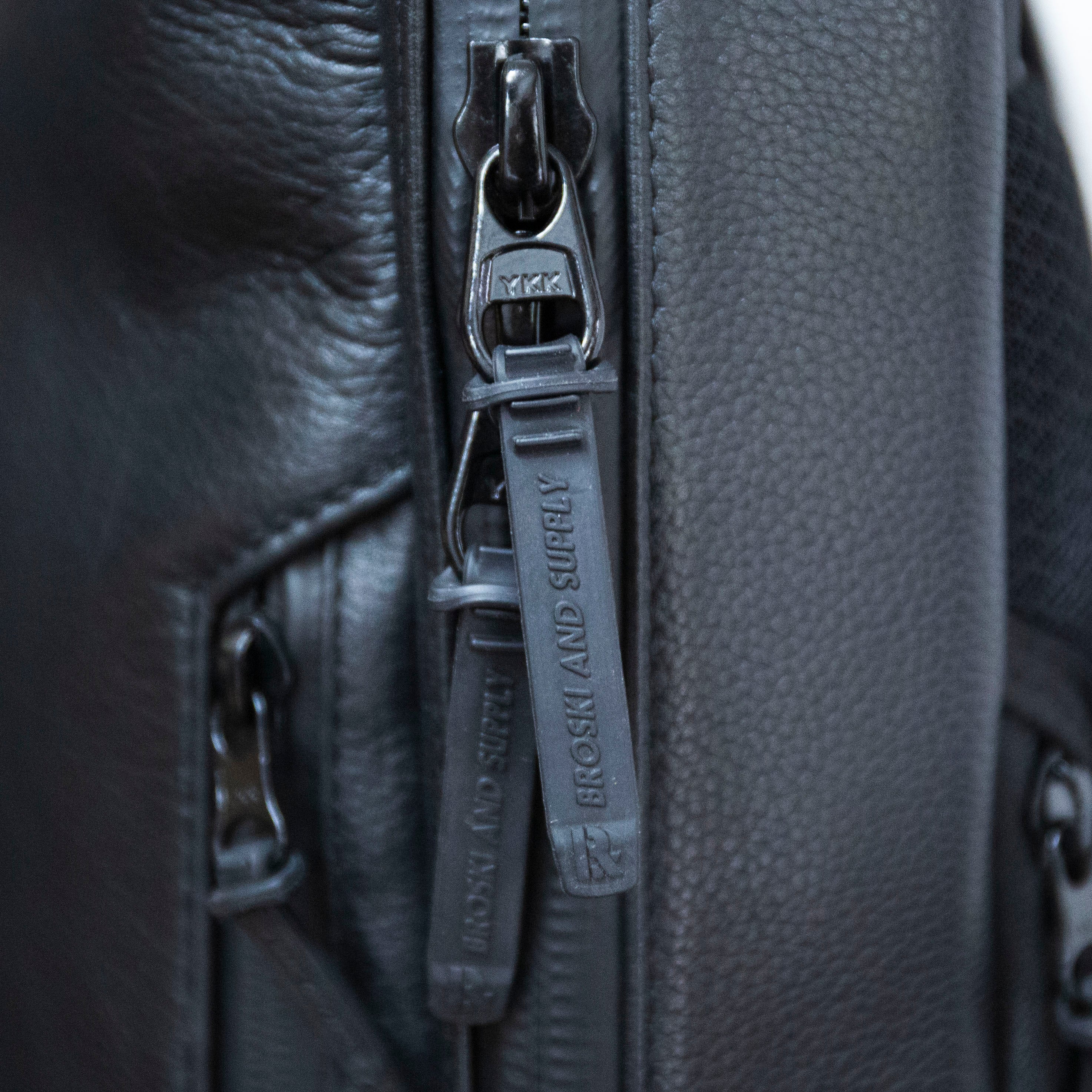 ファスナーゴム引き手