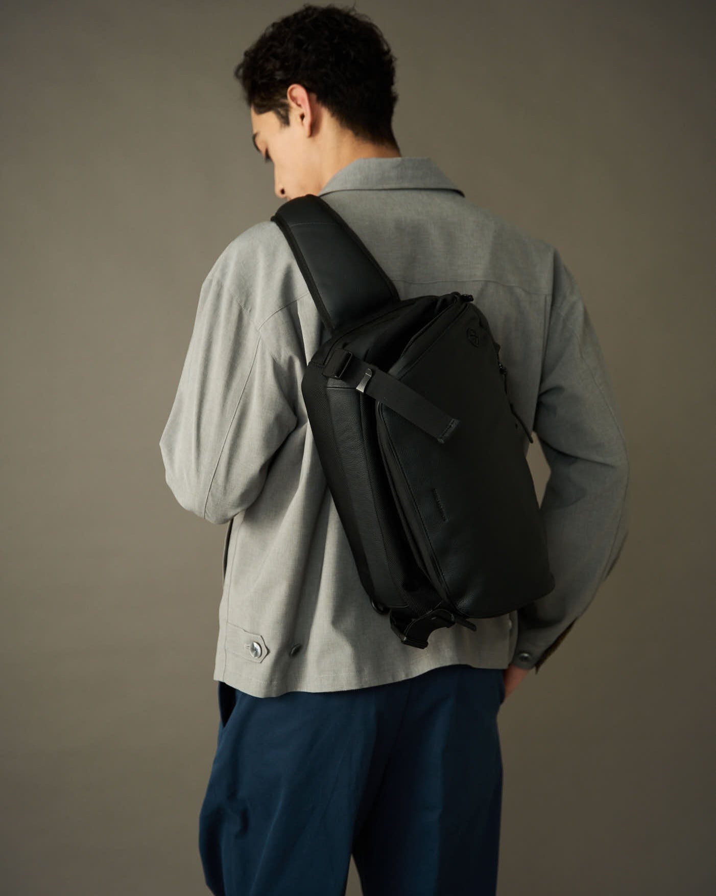 Adjust big sling bag