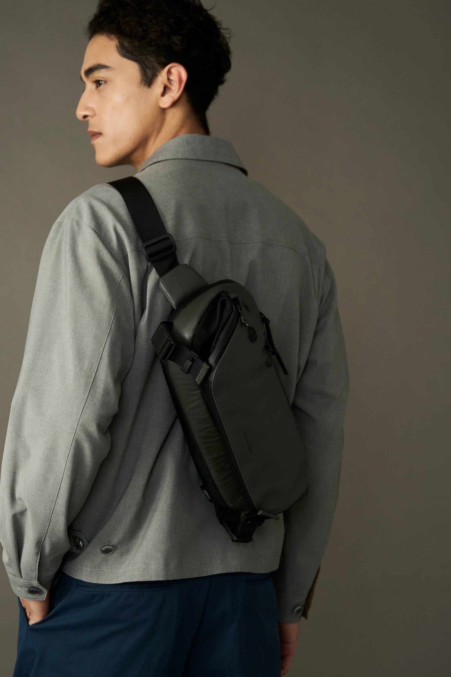 Adjust sling multi bag (BLACK×ORANGE)