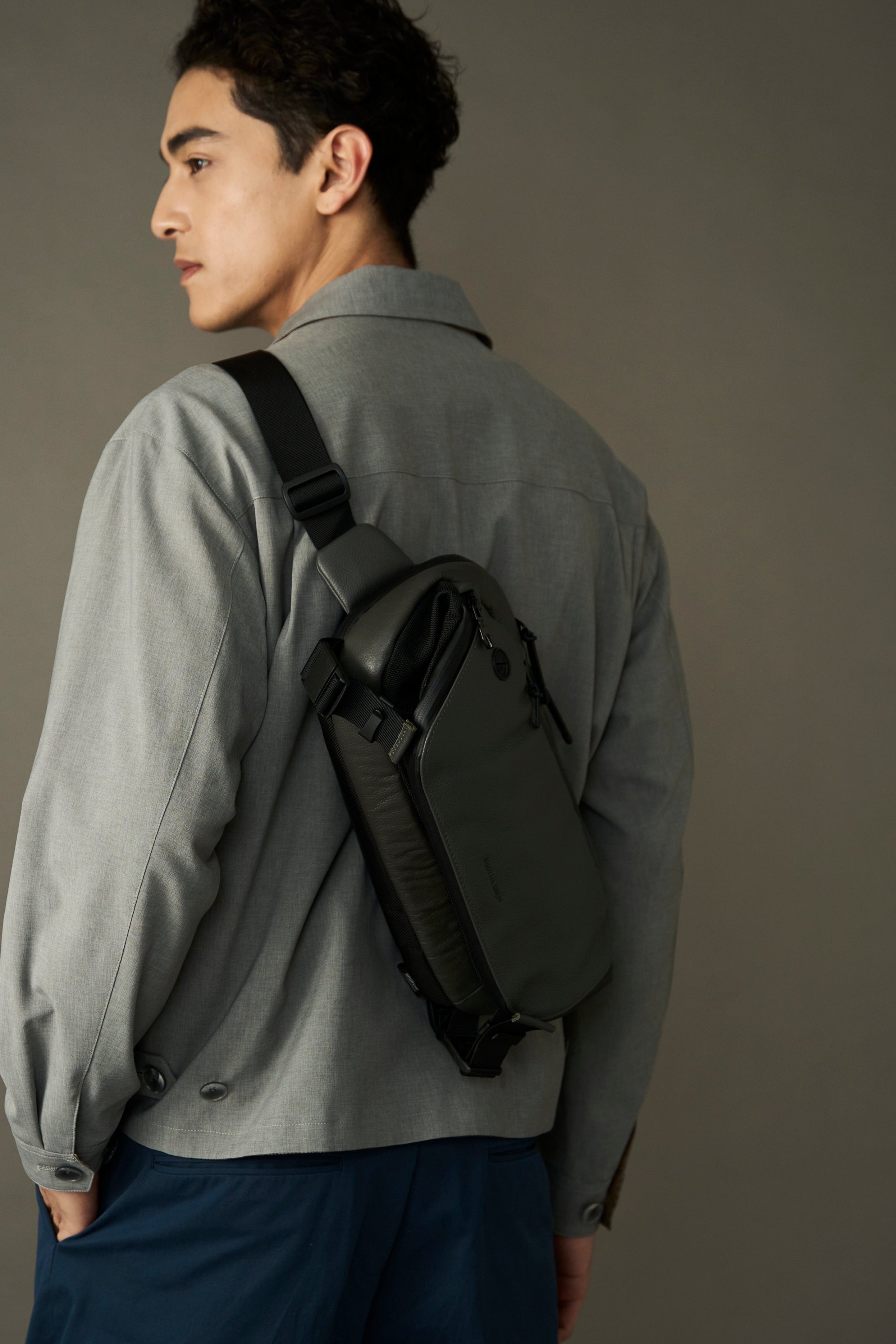 Adjust sling multi bag (BLACK×ORANGE)