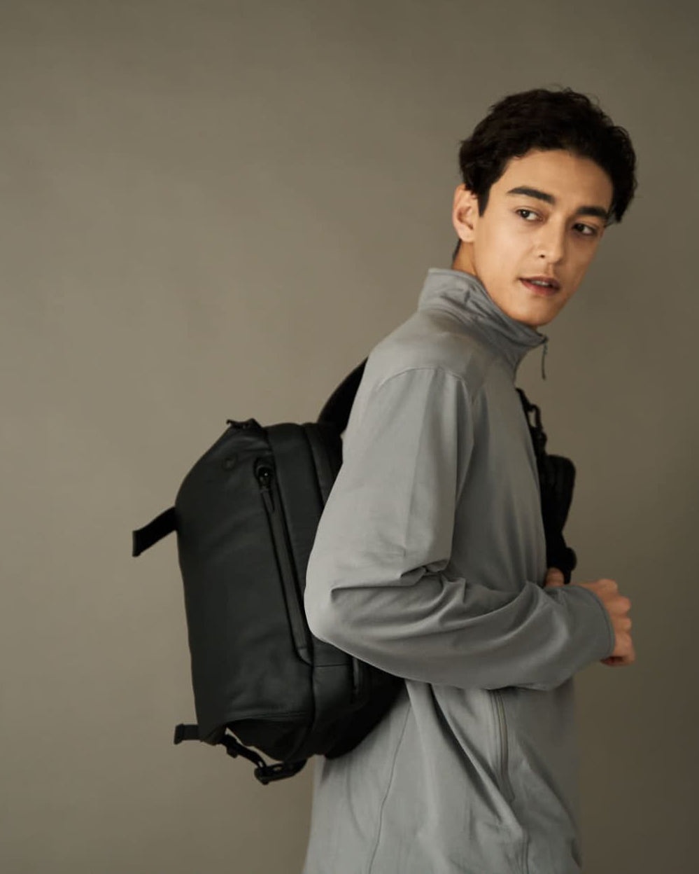 Adjust big sling bag