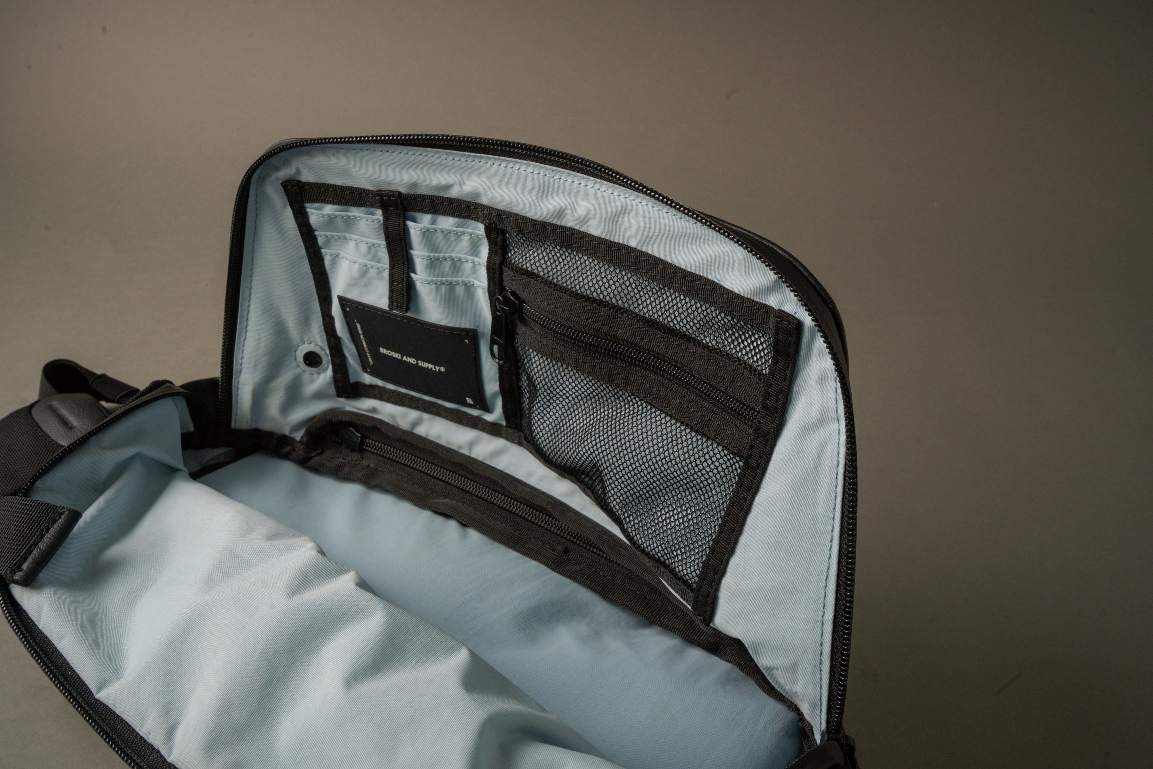 Adjust sling multi bag (iceblue)