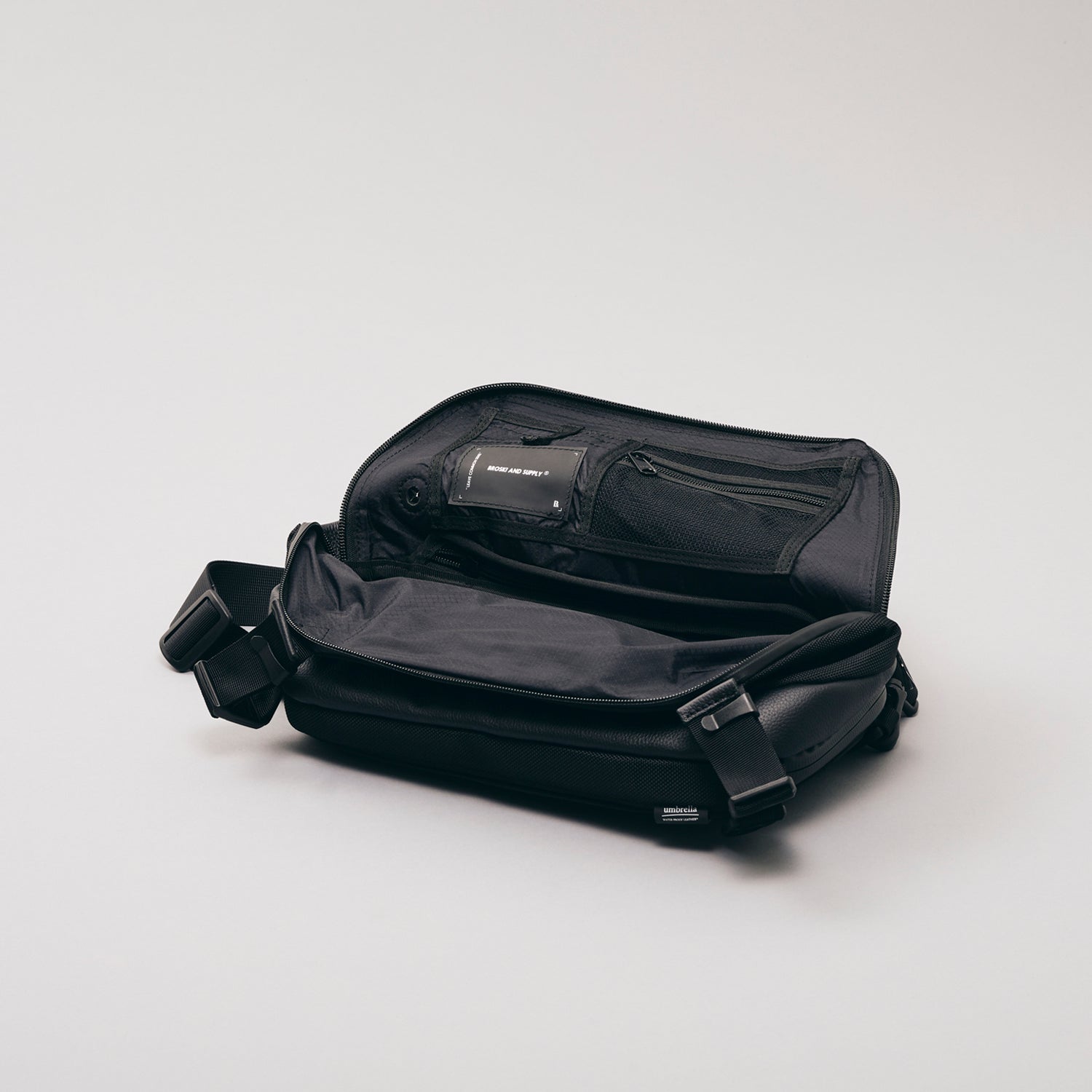 Adjust sling multi bag (BLACK×ORANGE)