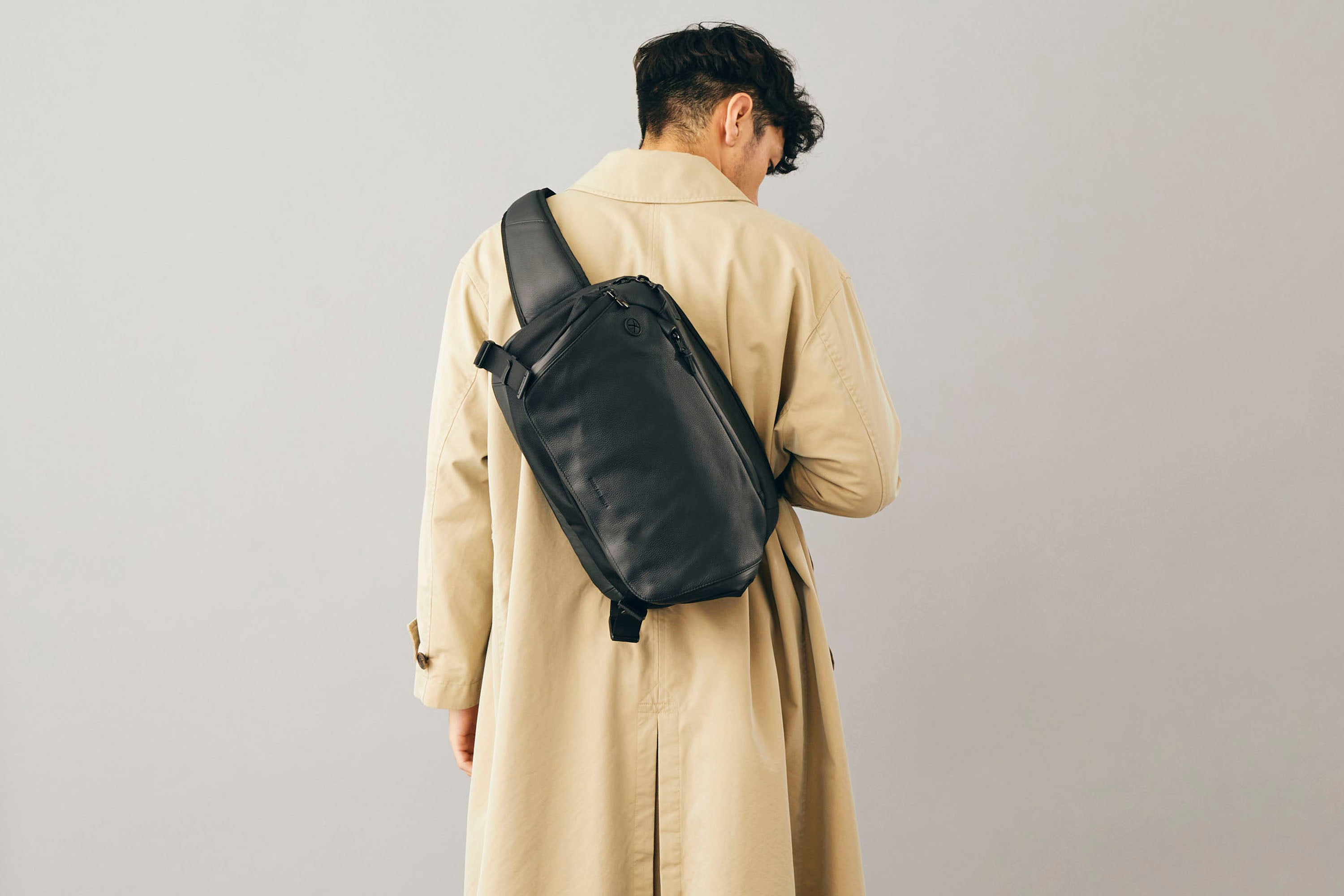 未使用 ショルダーバッグ Adjust big sling bag +ミニポーチ